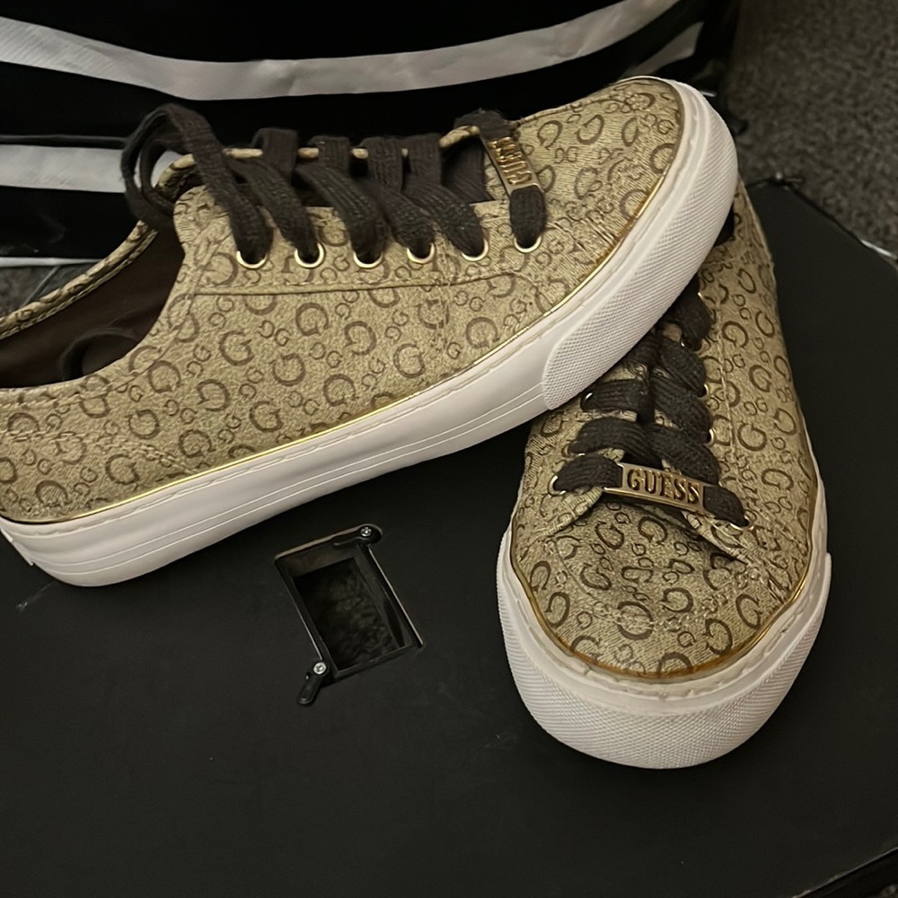 Guess canvas shoes